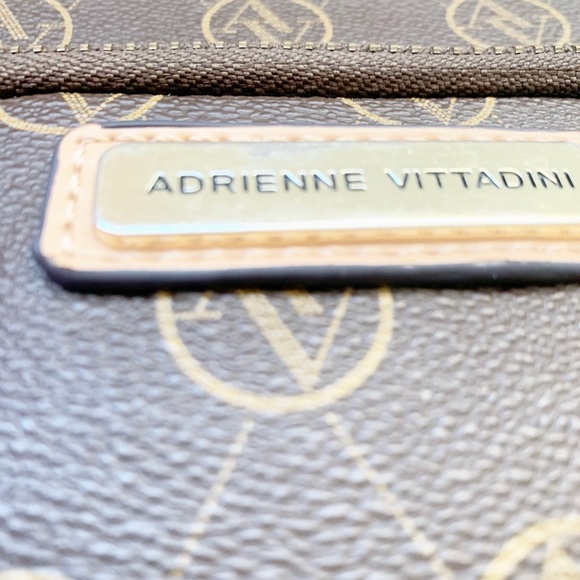 Adrienne Vittadini Women’s Crossbody Bag - Picture 7 of 9